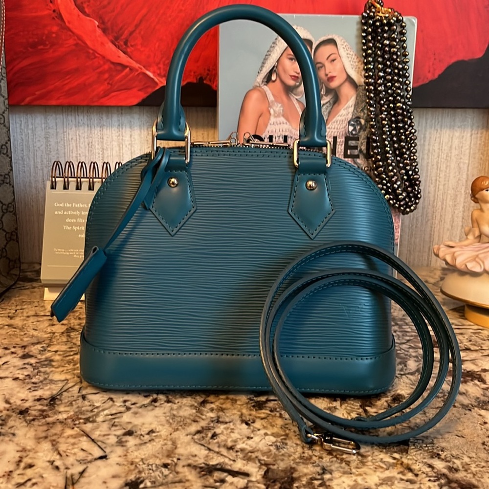 ❌ SOLD❌Beautiful Alma BB Epi Leather Handbag!